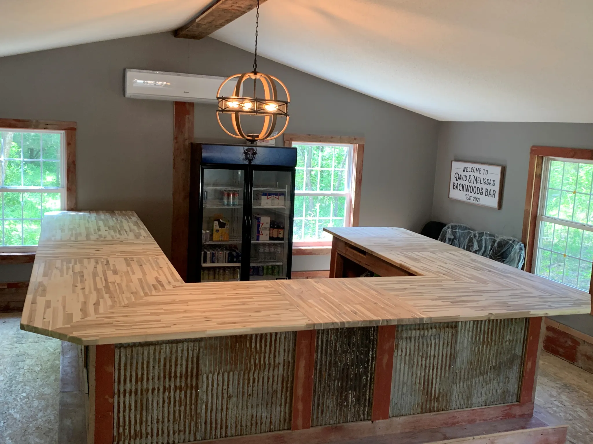 pic17-butcher-block-bar-gallery-8.webp